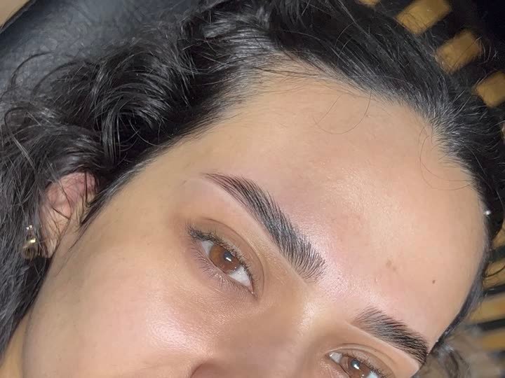 Laminado de cejas en MakeupMe Studio Barranquilla