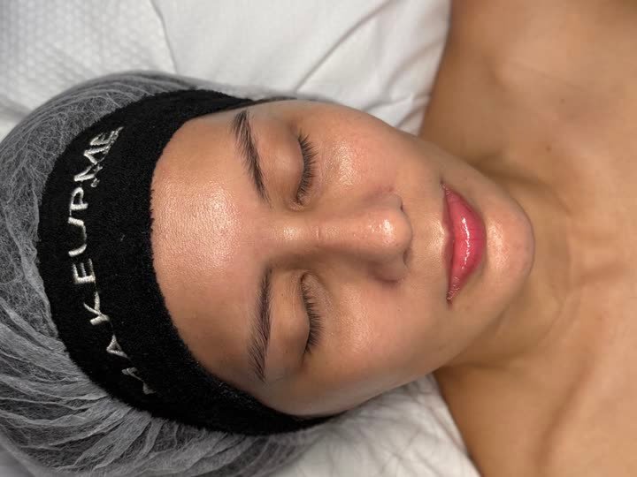 Limpieza facial en MakeupMe Studio Barranquilla