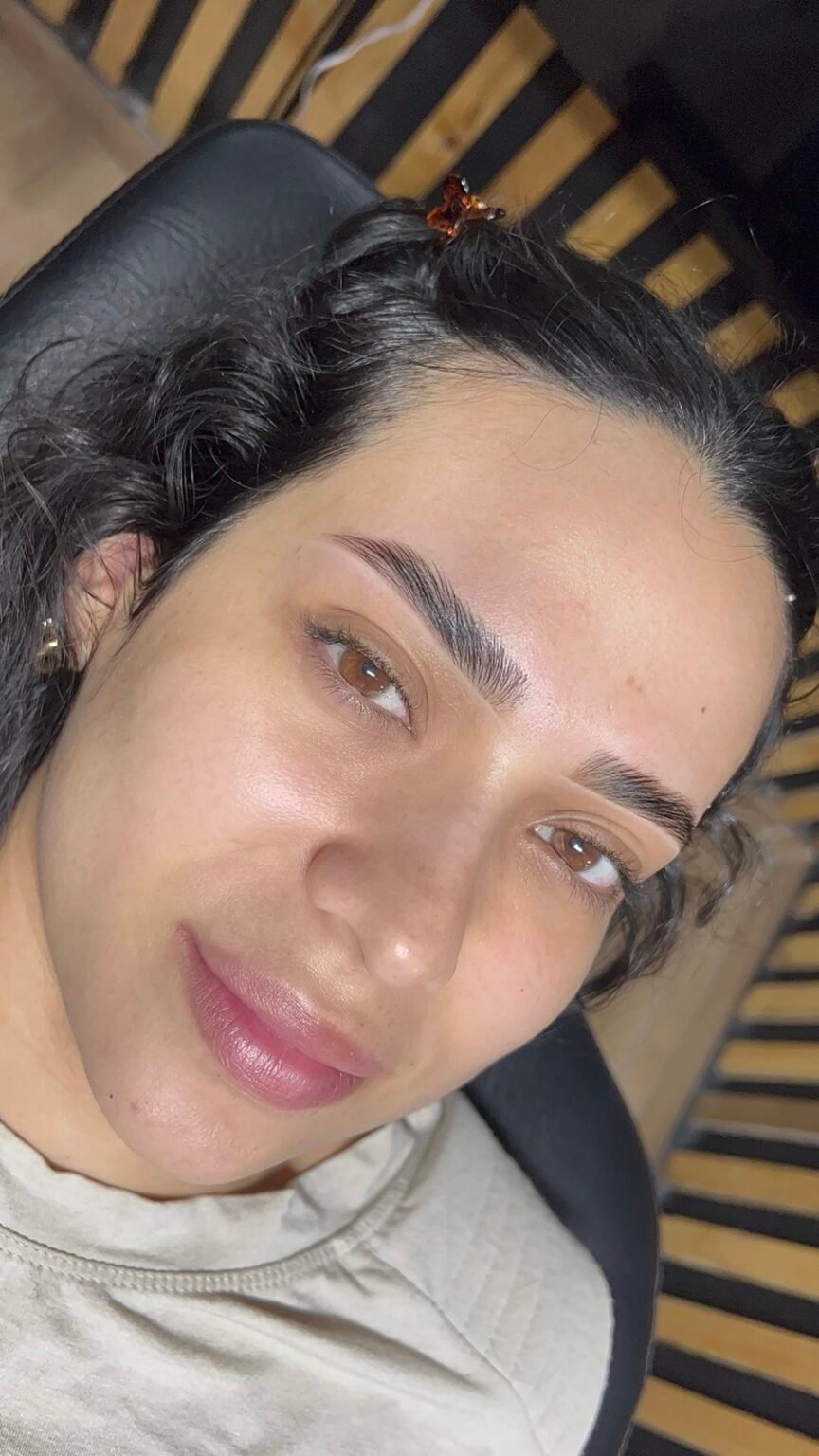 Resultado de laminado de cejas en MakeupMe Studio Barranquilla